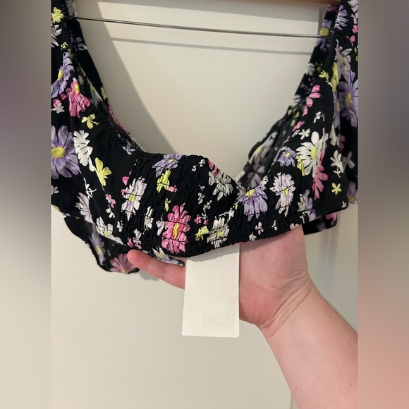 Floral Off-Shoulder Crop Top - Picture 6 of 7